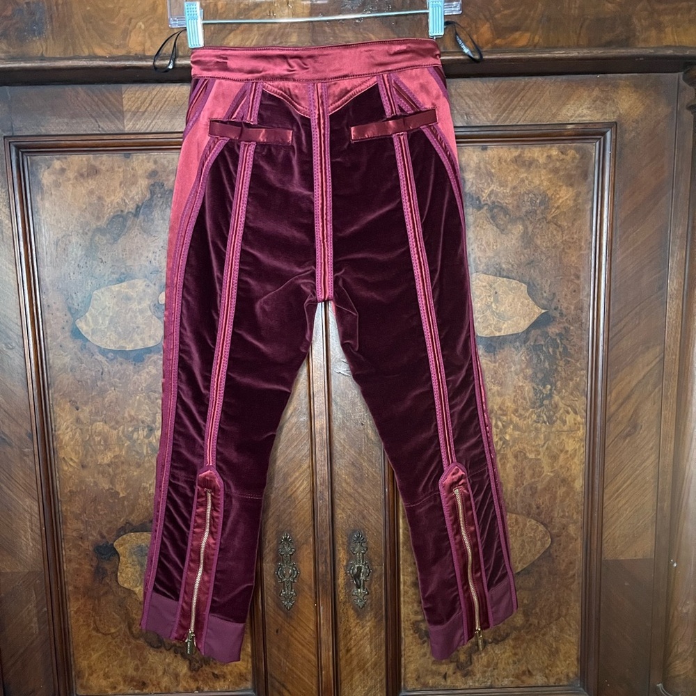 Roberto Cavalli Burgundy Velvet Cropped Pants - Picture 2 of 11